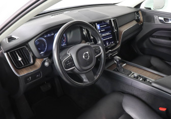 Подержанный автомобиль Volvo XC60 2021 года (11 фото)