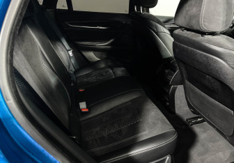 Подержанный автомобиль BMW X6 2018 года (14 фото)