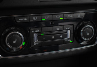 Подержанный автомобиль Skoda Superb Liftback 2014 года (16 фото)