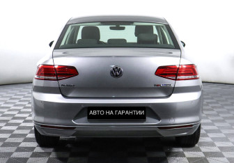 Подержанный автомобиль Volkswagen Passat Sedan 2015 года (4 фото)