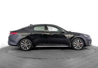 Подержанный автомобиль Kia Optima Sedan 2017 года (4 фото)