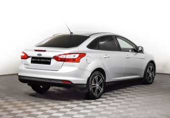 Подержанный автомобиль Ford Focus Sedan 2014 года (5 фото)