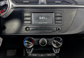 Подержанный автомобиль Kia Rio Hatchback 2021 года (15 фото)