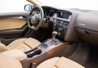 Подержанный автомобиль Audi A5 Coupe 2014 года (10 фото)