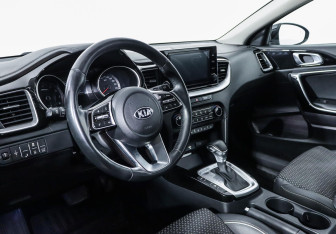 Подержанный автомобиль Kia Ceed Wagon 2021 года (9 фото)