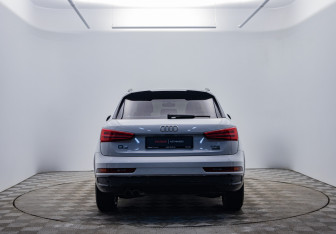Подержанный автомобиль Audi Q3 2018 года (6 фото)