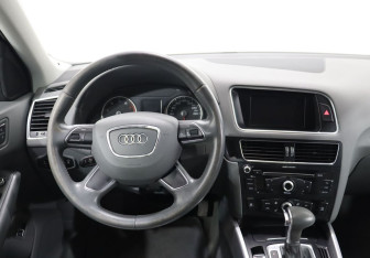 Подержанный автомобиль Audi Q5 2013 года (15 фото)