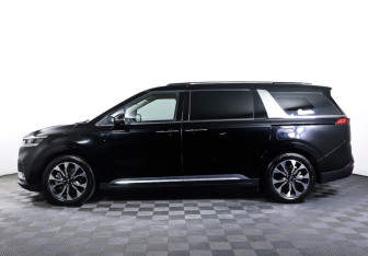 Подержанный автомобиль Kia Carnival 2021 года (8 фото)