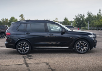 Подержанный автомобиль BMW X7 2019 года (4 фото)