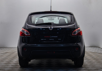 Подержанный автомобиль Nissan Qashqai 2011 года (4 фото)