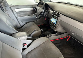Подержанный автомобиль Chevrolet Lacetti Sedan 2007 года (10 фото)