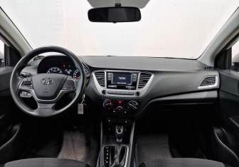 Подержанный автомобиль Hyundai Solaris Sedan 2020 года (14 фото)