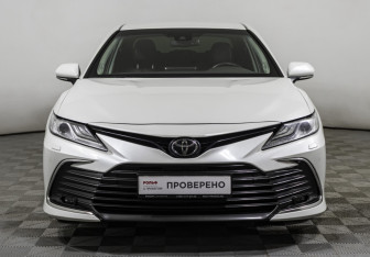 Подержанный автомобиль Toyota Camry Sedan 2021 года (2 фото)