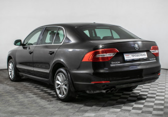 Подержанный автомобиль Skoda Superb Liftback 2014 года (7 фото)