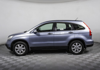 Подержанный автомобиль Honda CR-V 2008 года (8 фото)
