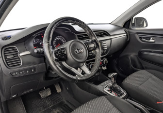Подержанный автомобиль Kia Rio Hatchback 2019 года (15 фото)