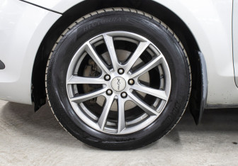 Подержанный автомобиль Ford Focus Sedan 2010 года (21 фото)