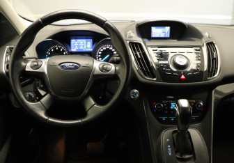 Подержанный автомобиль Ford Kuga 2013 года (9 фото)