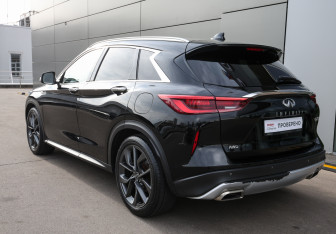 Подержанный автомобиль Infiniti QX50 2018 года (8 фото)