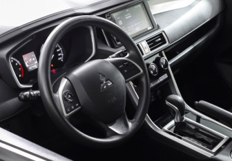 Подержанный автомобиль Mitsubishi Xpander 2023 года (16 фото)