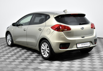 Подержанный автомобиль Kia Ceed Hatchback 2017 года (21 фото)