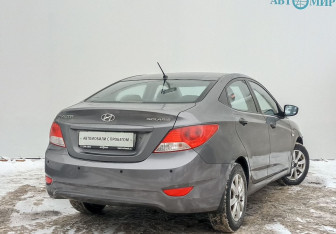 Подержанный автомобиль Hyundai Solaris Sedan 2013 года (5 фото)