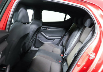 Подержанный автомобиль Mazda 3 Hatchback 2019 года (17 фото)