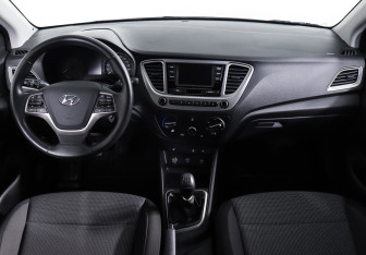 Подержанный автомобиль Hyundai Solaris Sedan 2019 года (11 фото)