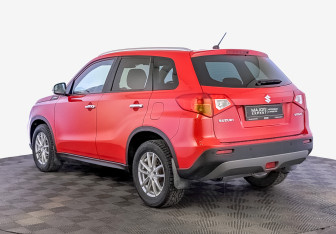 Подержанный автомобиль Suzuki Vitara 2016 года (7 фото)