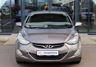 Подержанный автомобиль Hyundai Elantra Sedan 2013 года (2 фото)