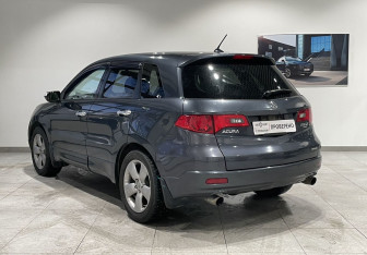 Подержанный автомобиль Acura RDX 2007 года (7 фото)