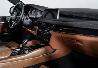 Подержанный автомобиль BMW X6 2017 года (9 фото)