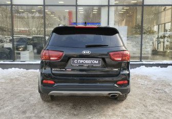Подержанный автомобиль Kia Sorento 2019 года (7 фото)
