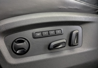 Подержанный автомобиль Volkswagen Multivan 2015 года (29 фото)