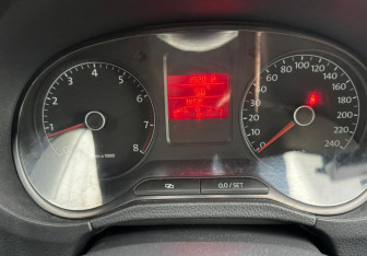 Подержанный автомобиль Volkswagen Polo Sedan 2013 года (13 фото)