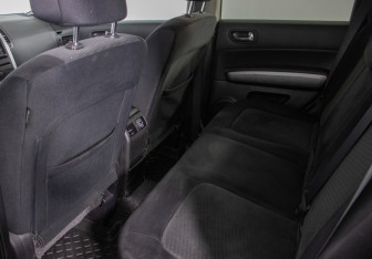 Подержанный автомобиль Nissan X-Trail 2011 года (11 фото)