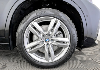 Подержанный автомобиль BMW X1 2022 года (18 фото)
