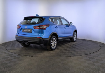 Подержанный автомобиль Nissan Qashqai 2021 года (5 фото)
