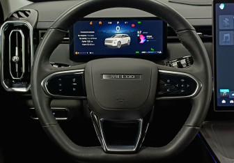 Подержанный автомобиль Jaecoo J7 2024 года (13 фото)