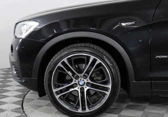 Подержанный автомобиль BMW X3 2016 года (8 фото)