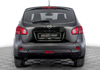 Подержанный автомобиль Nissan Qashqai 2008 года (6 фото)