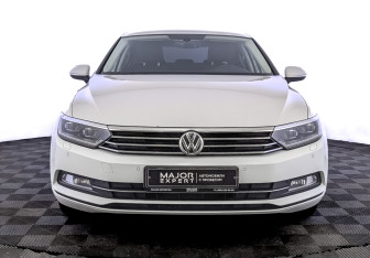 Подержанный автомобиль Volkswagen Passat Sedan 2019 года (2 фото)
