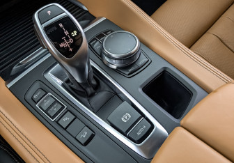 Подержанный автомобиль BMW X6 2018 года (21 фото)