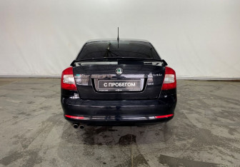 Подержанный автомобиль Skoda Octavia Liftback 2011 года (5 фото)
