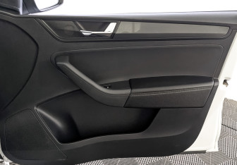 Подержанный автомобиль Skoda Rapid Liftback 2020 года (24 фото)