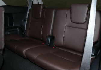 Подержанный автомобиль Toyota Fortuner 2017 года (19 фото)