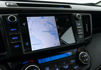 Подержанный автомобиль Toyota RAV4 2018 года (10 фото)