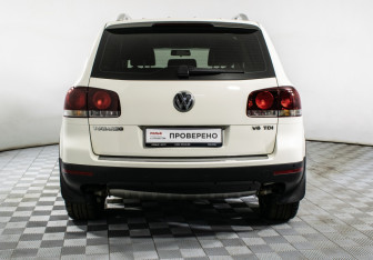 Подержанный автомобиль Volkswagen Touareg 2009 года (6 фото)