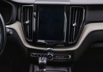 Подержанный автомобиль Volvo XC60 2018 года (14 фото)