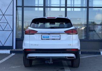 Подержанный автомобиль Geely Atlas Pro 2022 года (6 фото)